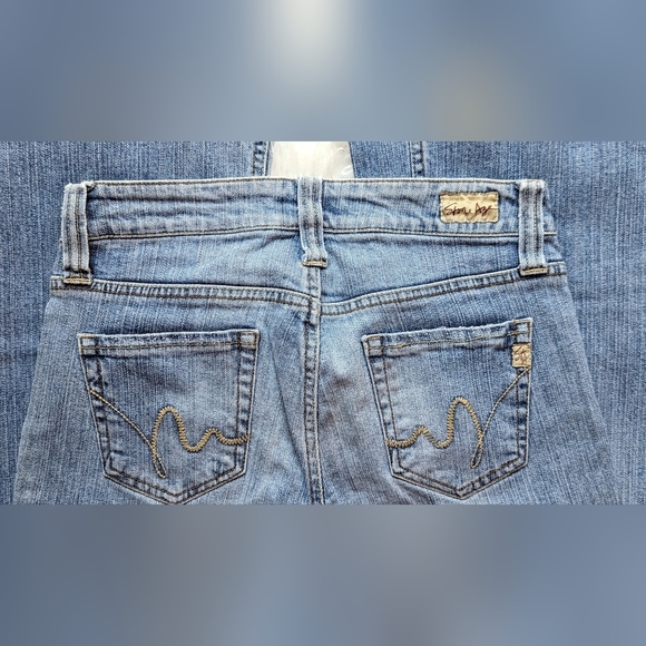 NWOT Stone Age medium wash distressed 5 pocket style flared leg denim jeans - Picture 9 of 11